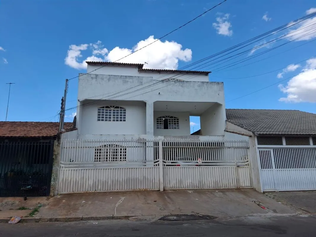  Conforto, sofisticação e bem estar tudo em um só lugar! Parte Inferior: Sala am...