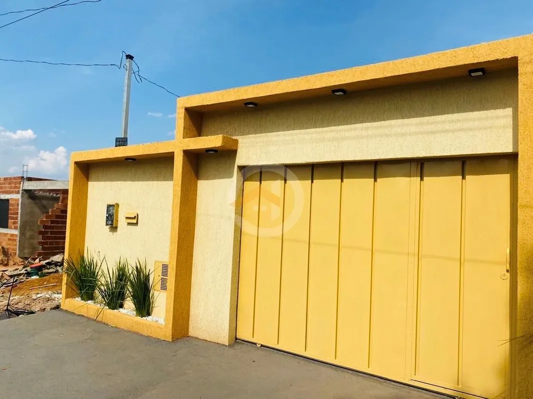 Excelente casa com 2 e 1 Banheiro, cozinha e sala integrada, área de serviço, ga...