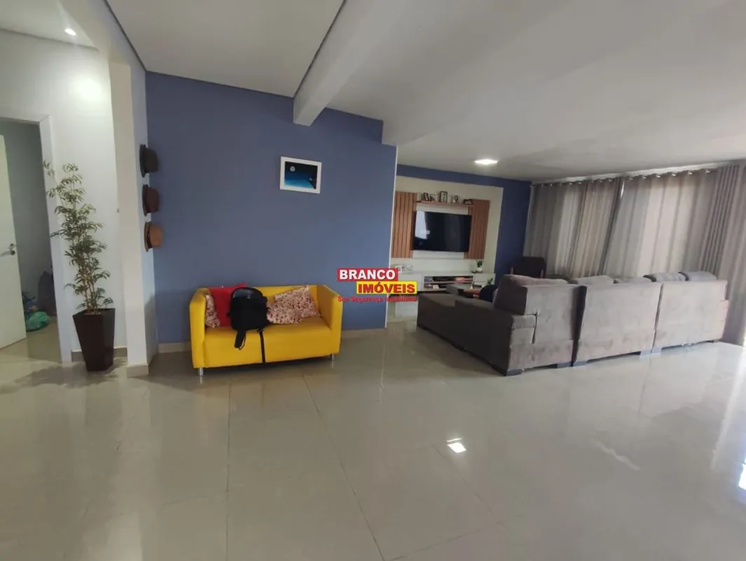 Branco Imóveis vendeCasa de Condomínio 4 quartos para Venda Guará II, BrasíliaCo...