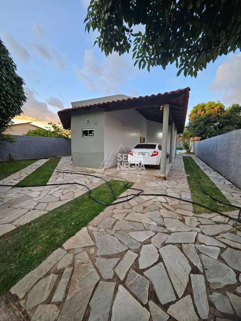 EXCELENTE CASA A VENDA NA PONTE ALTA DO GAMA - Condomínio formado bem estruturad...