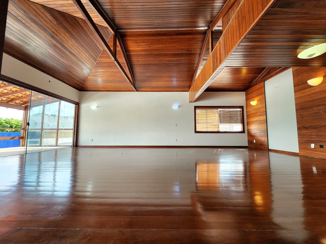 LINDA CASA - EXCELENTE LOCALIZAÇÃO - INÍCIO DO LAGO NORTE, PRÓXIMO AO SHOPPING I...
