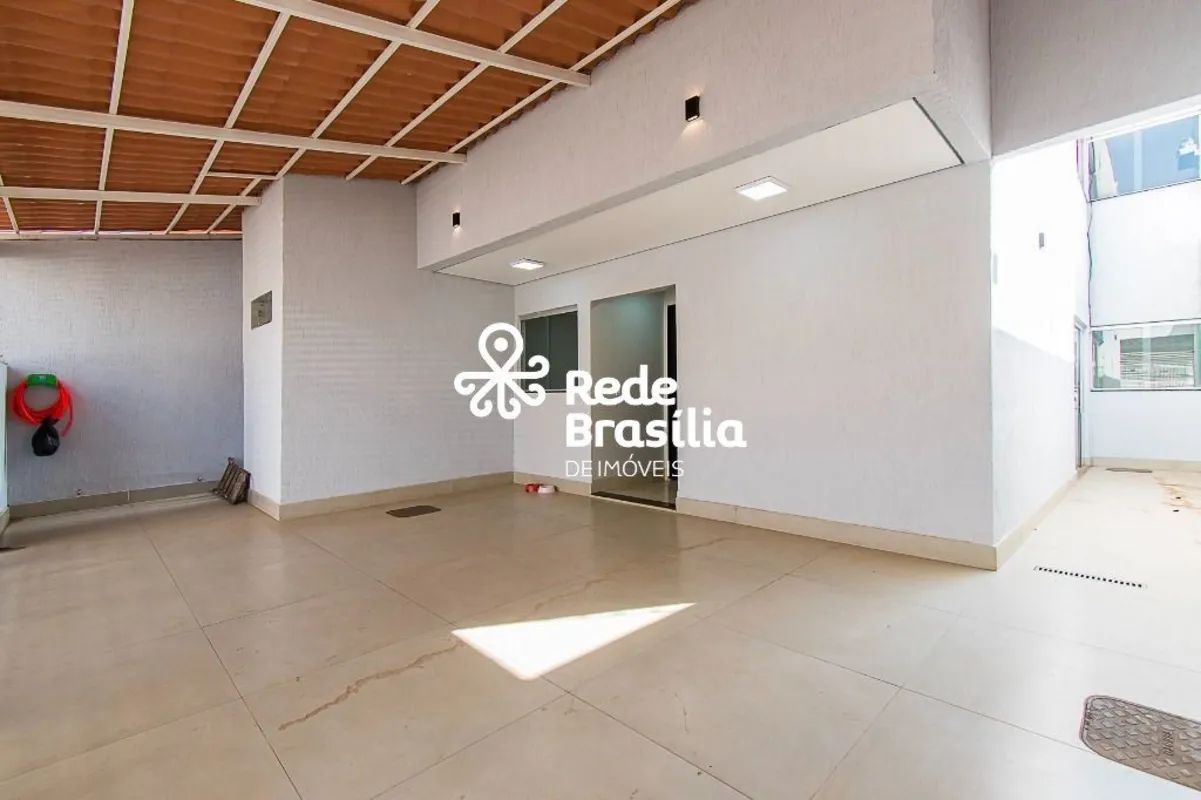 QNP 13 | Casa com 2 pavimentos com 6 quartos sendo 2 Suítes com 2 Vagas de Garag...