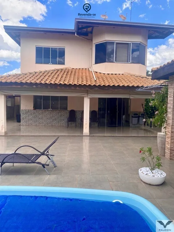 Vendo sobrado no Portal do sol I com 250 m² de área construída em um lote de 390...