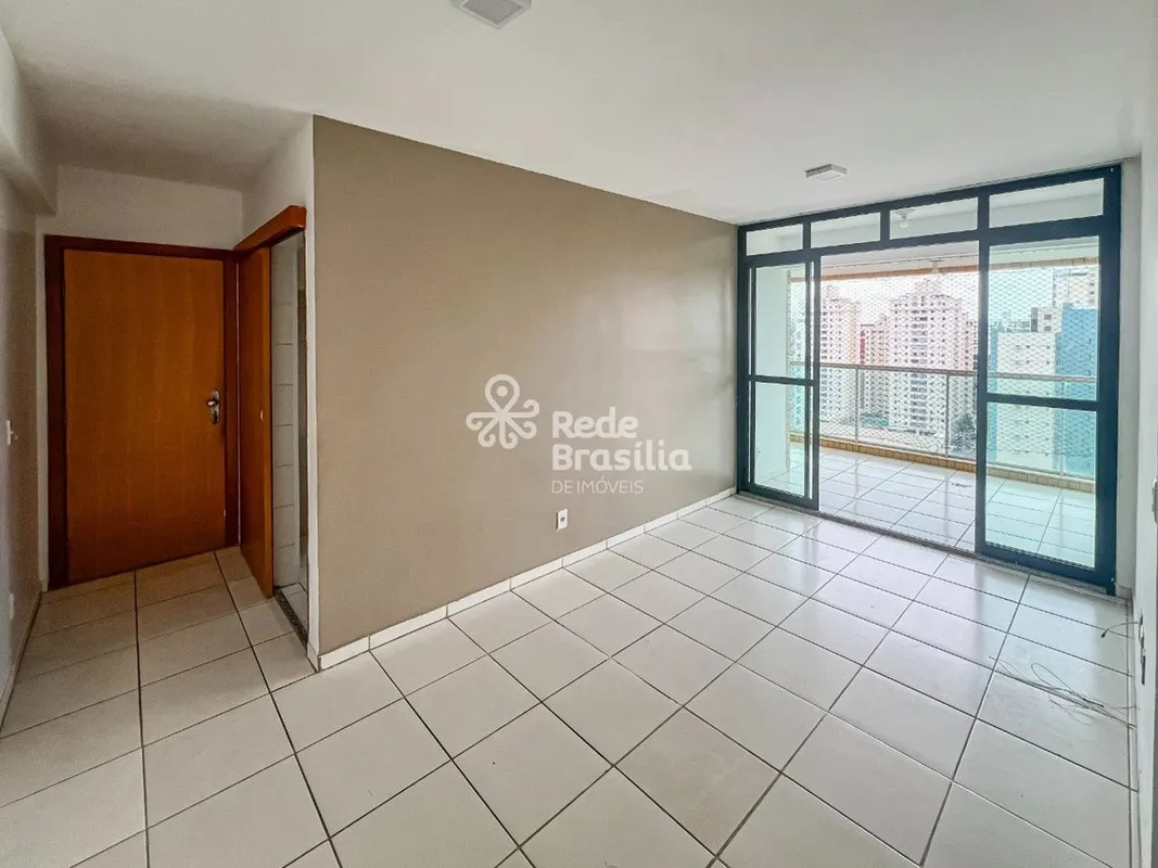 Rua 35 Sul - Apartamento de 02 Quartos sendo 01 Suíte. Residencial Sevilha. Água...