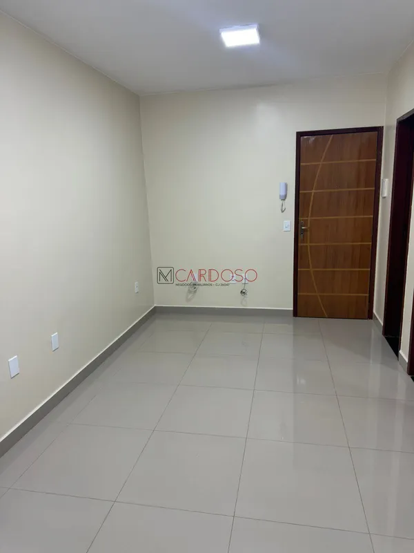 Apartamento de 01 quarto no Riacho Fundo II, não paga Condomínio!!-Sala-01 Banhe...
