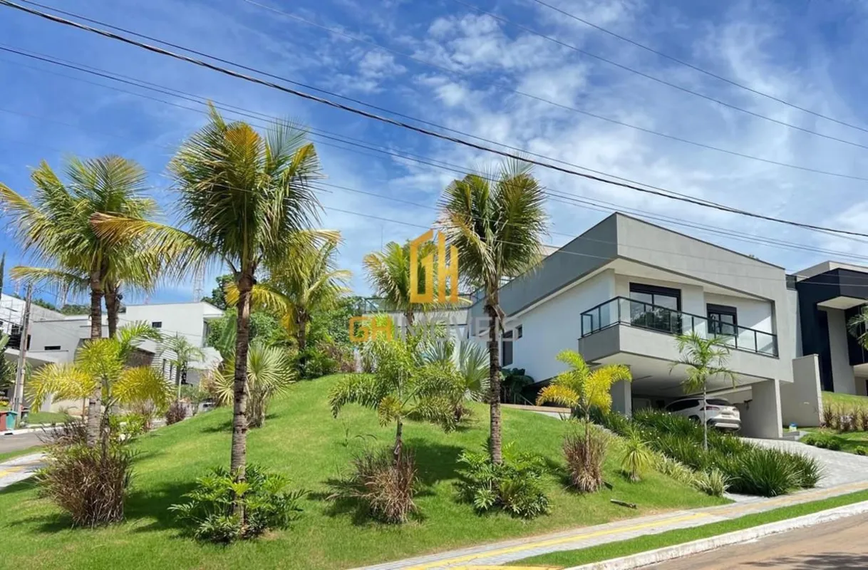 Sobrado com 3 quartos no Portal do Sol Mendanha, área total de 808m² com área co...