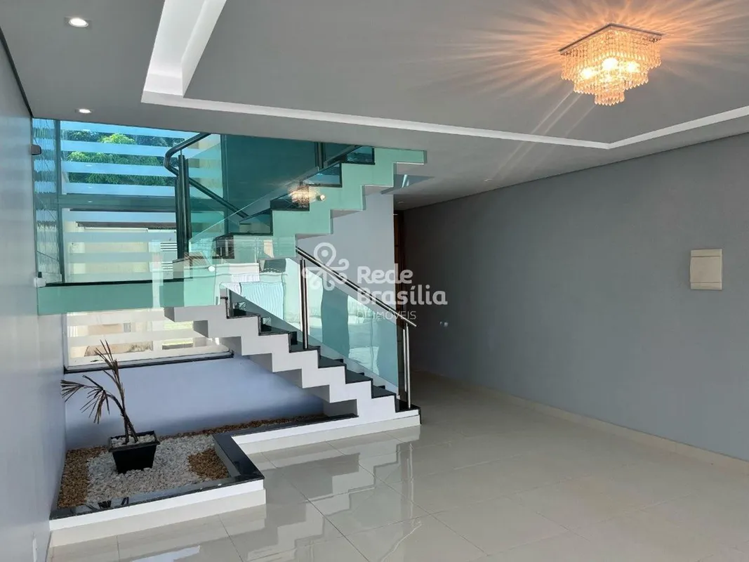 CASA NOVA, PRONTA PARA MORAR!Apresentamos esta exclusiva residência nova e nunca...