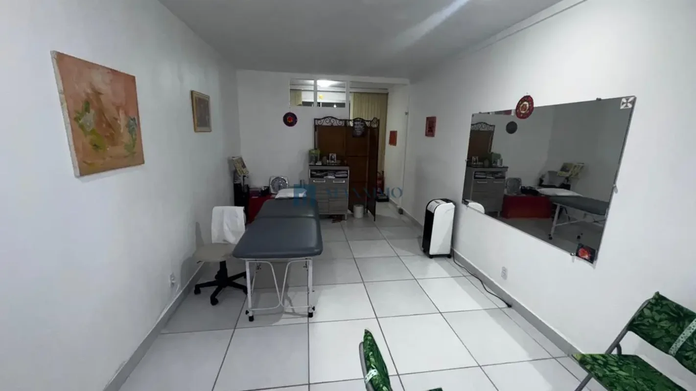 Vendo Sala na CLN 316 (Subsolo) na Asa Norte, reformada com 31,25m².Agradável co...