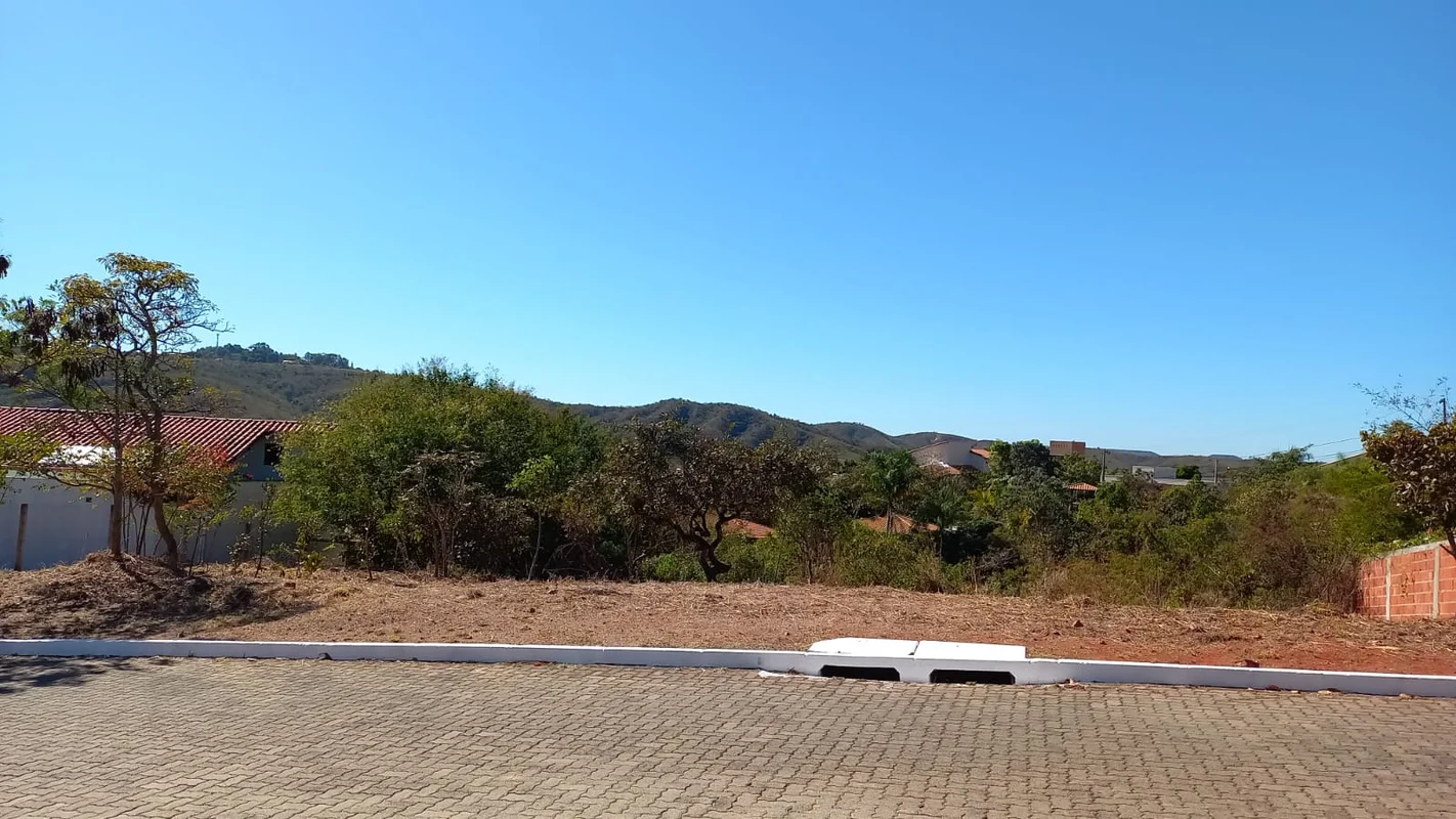 Solar da Serra Quadra 4 - lote 9.Ótimo lote com cerca de 2.028m², em rua pavimen...