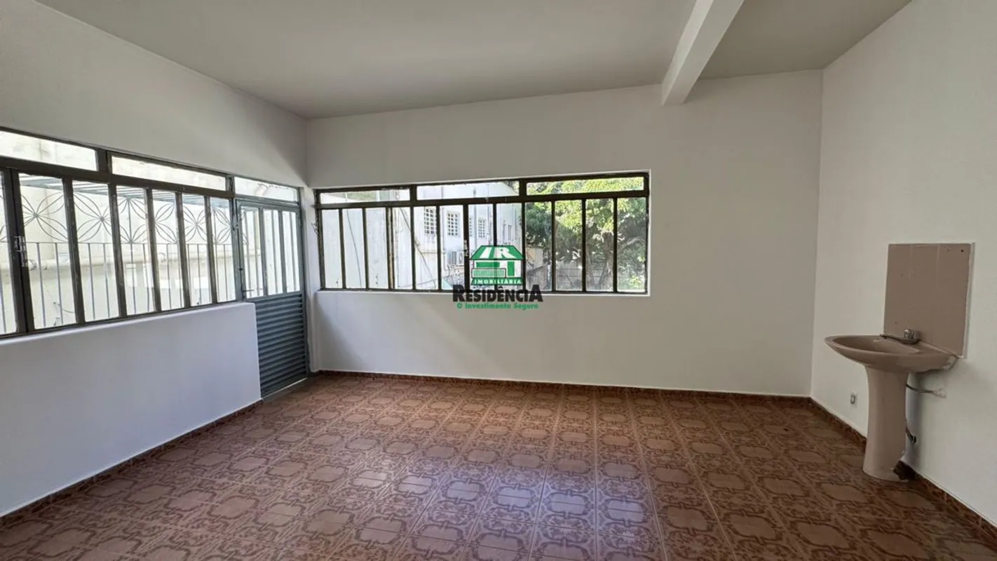 Casa ampla à venda no Centro de AnápolisÁrea total: 822 m²Área construída: 500 m...