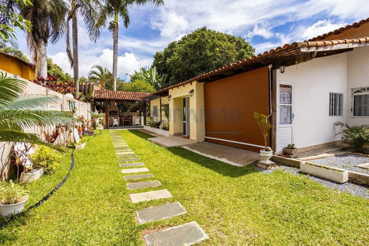 Casa térrea à venda no Setor de Mansões - Lago Norte - Brasília/DFCasa ampla, fu...