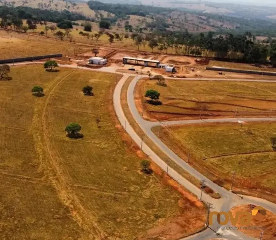 Terreno de esquina com 1.804 metros a venda no condomínio de chácaras Aldeia das...