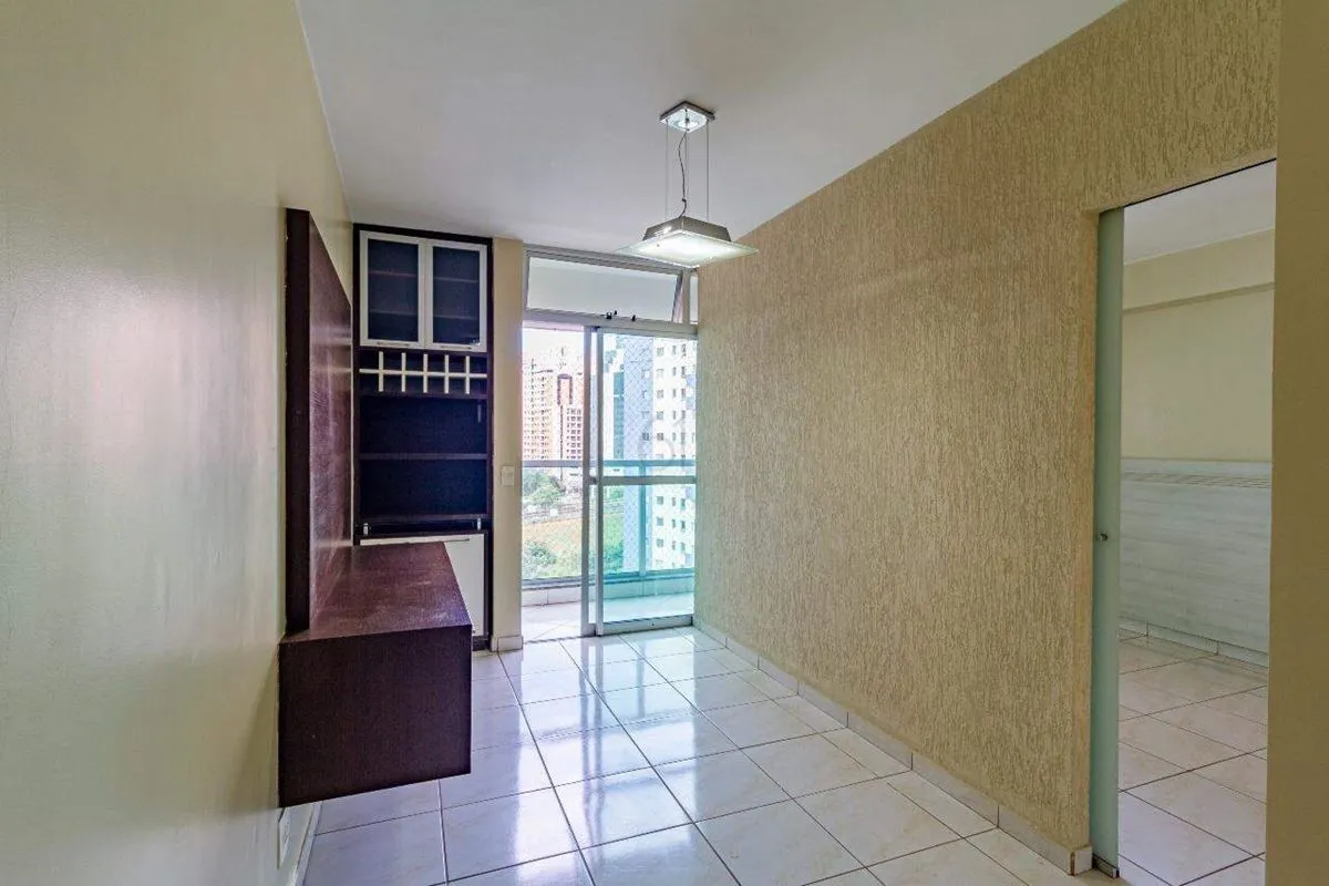 Apartamento Charmoso com Armários e Varanda - Rua 20 Norte | Ed. Green ParkSe vo...