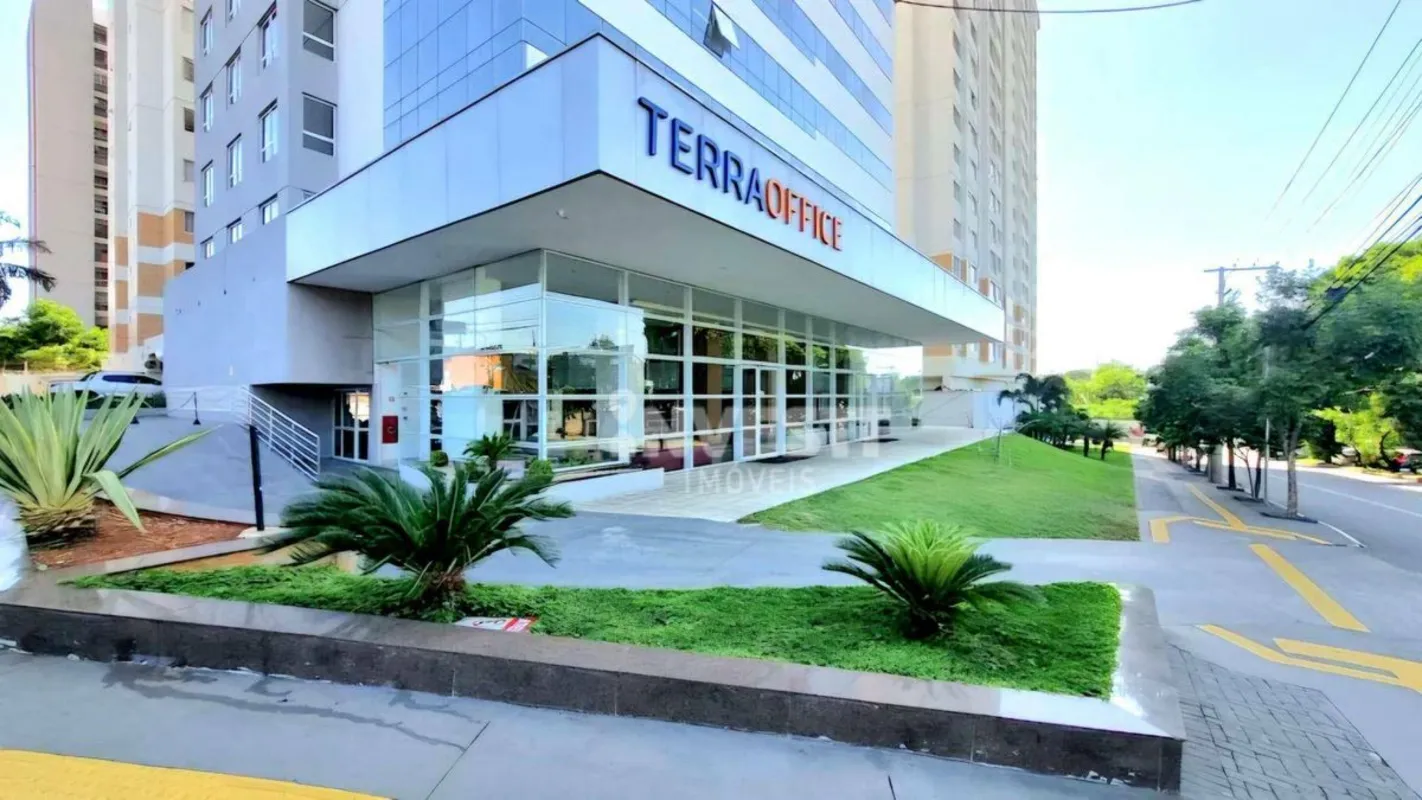 LOCALIZAÇÃO:Situado na Avenida C-4, o edifício está próximo às principais vias d...