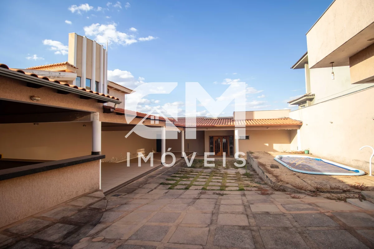 A GM Imóveis vende casa no Condomínio Vivendas Alvorada I, Sobradinho/DF. LOTE E...