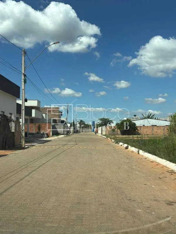 Condomínio Monte Olimpo na rua do rodobelo . Lote plano e condomínio consolidado...