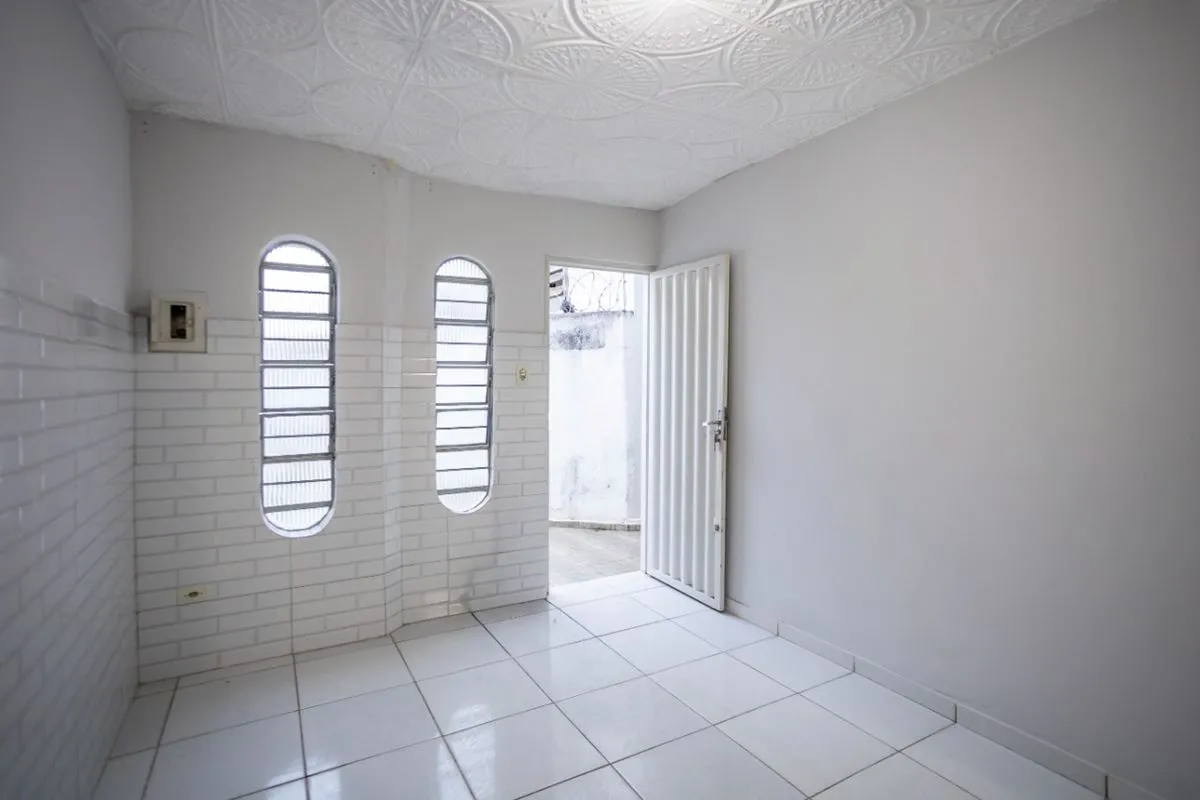 Casa 2 Quartos, 65 mt² para locação, Avenida Perimetral Nº2202, Setor Coimbra,. ...