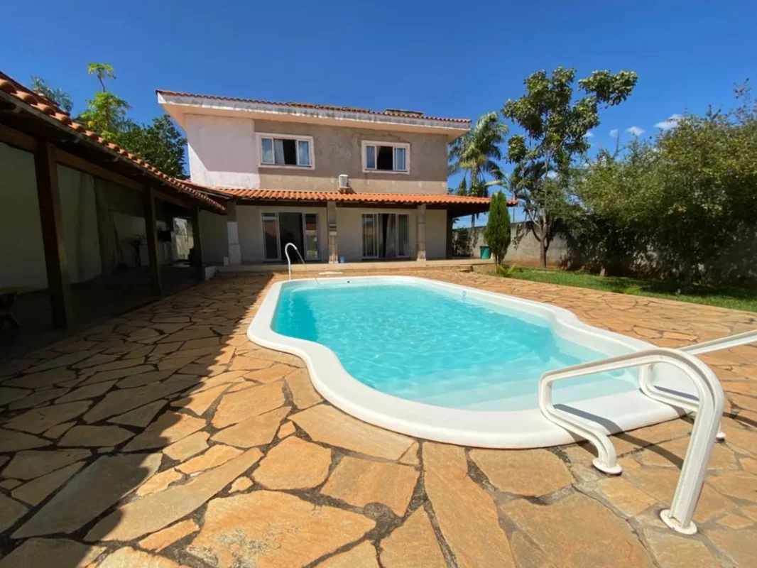 Julisce Alencar Assessoria Imobiliária vende ! Casa à Venda no Condomínio San Fr...