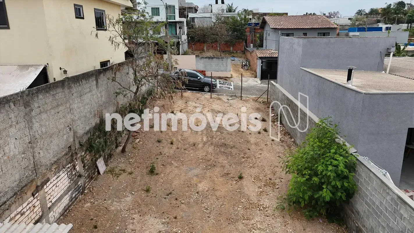 Lote no condomínio Quintas dos Ipês com 200m²; sendo 10x20 já murado nas laterai...