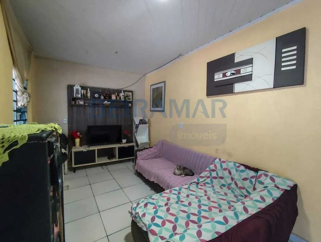 Casa 2 Quartos + Casa de Fundos, Ótima para Comércio, à Venda na QSF 15 - Taguat...