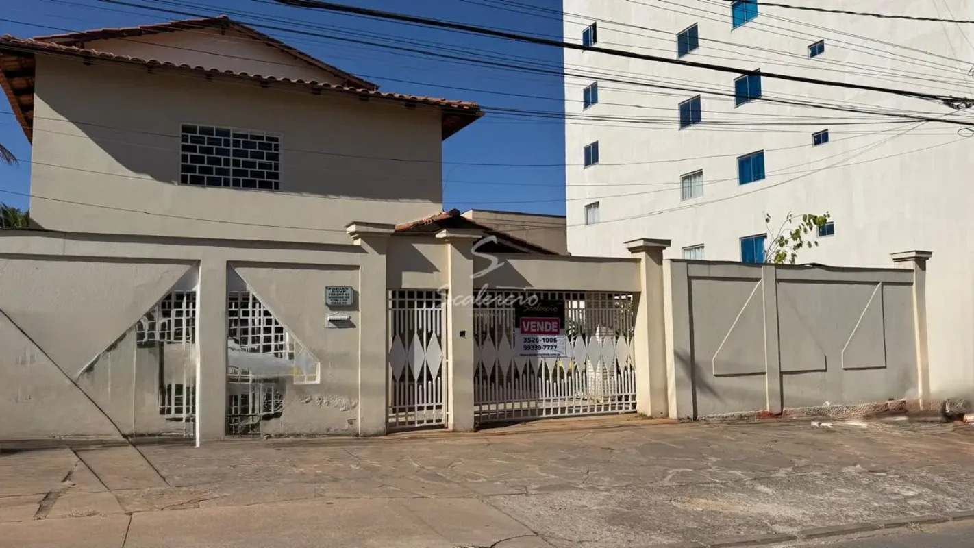 Excelente sobrado à venda com 300m² de área construída em lote de 400m².Imóvel c...