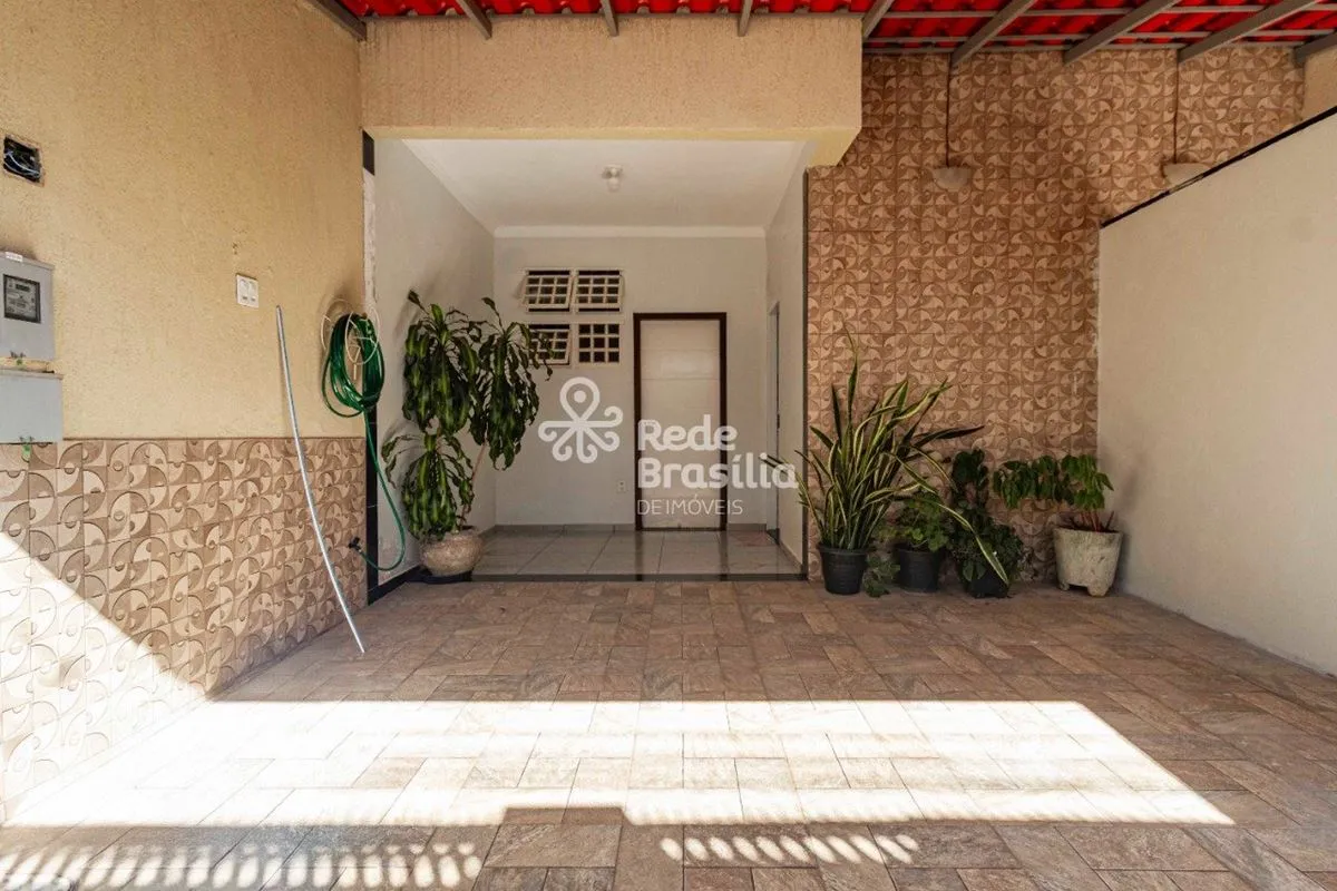 TH33145 - Quadra 403, Recanto das Emas - Excelente casa com 04 Quartos, 126m². A...