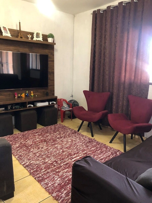 Imóvel Sobrado possui 2 pavimentos Casa principal 3 Quartos 2 Banheiros sendo um...