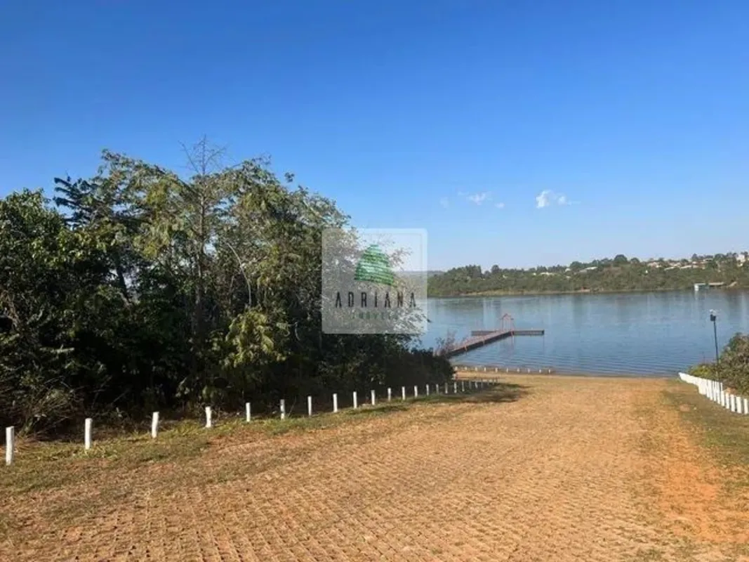 No município de Abadiânia, ao lado do Condomínio Riviera do Lago, o Portal do Pr...