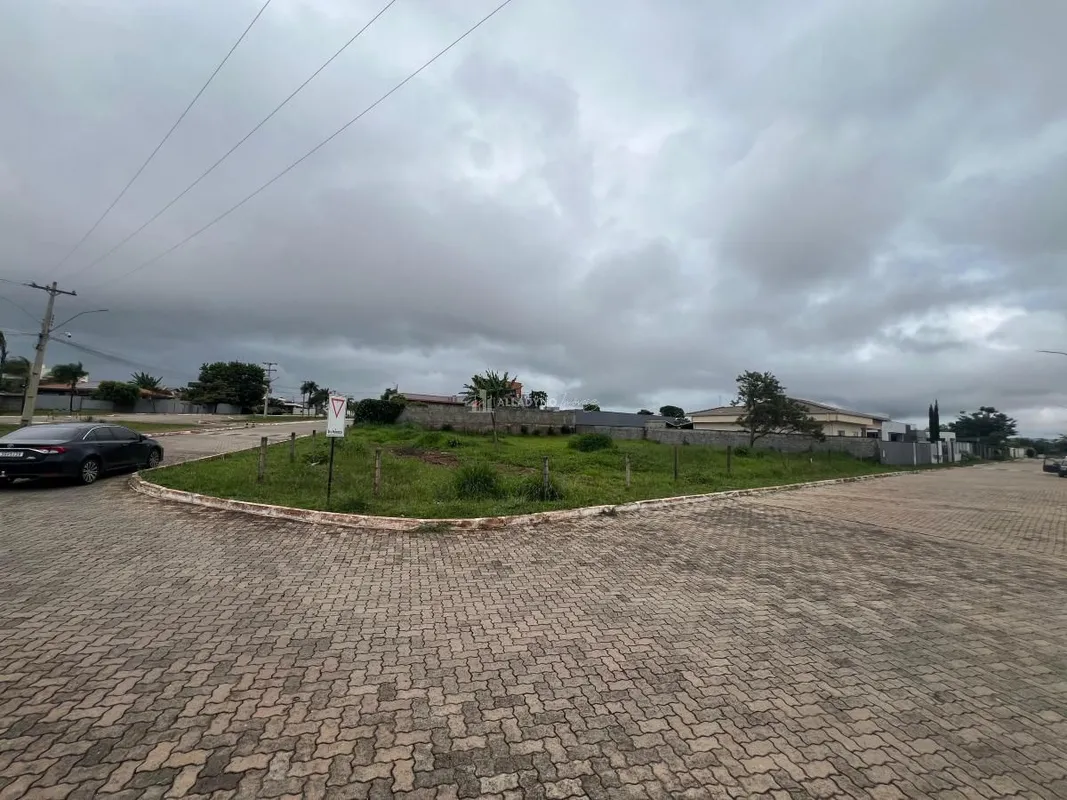 Terreno à Venda – Privê Morada Sul, Etapa C – 1.054m² Apresentamos uma excelente...