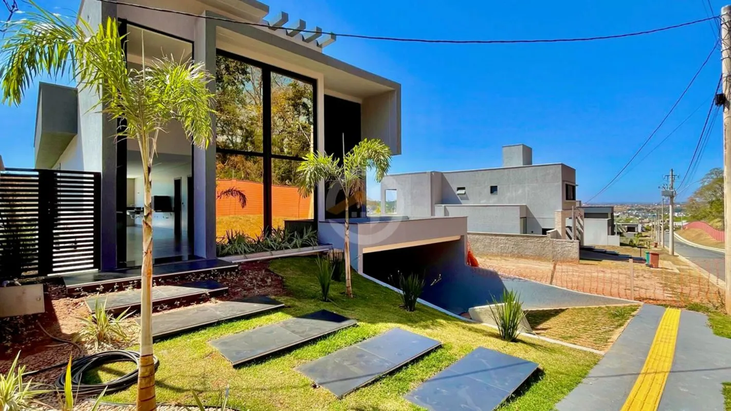 Casa de Alto Padrão com 3 suítes plenas + escritório – 360 m² de terrenoCasa nov...