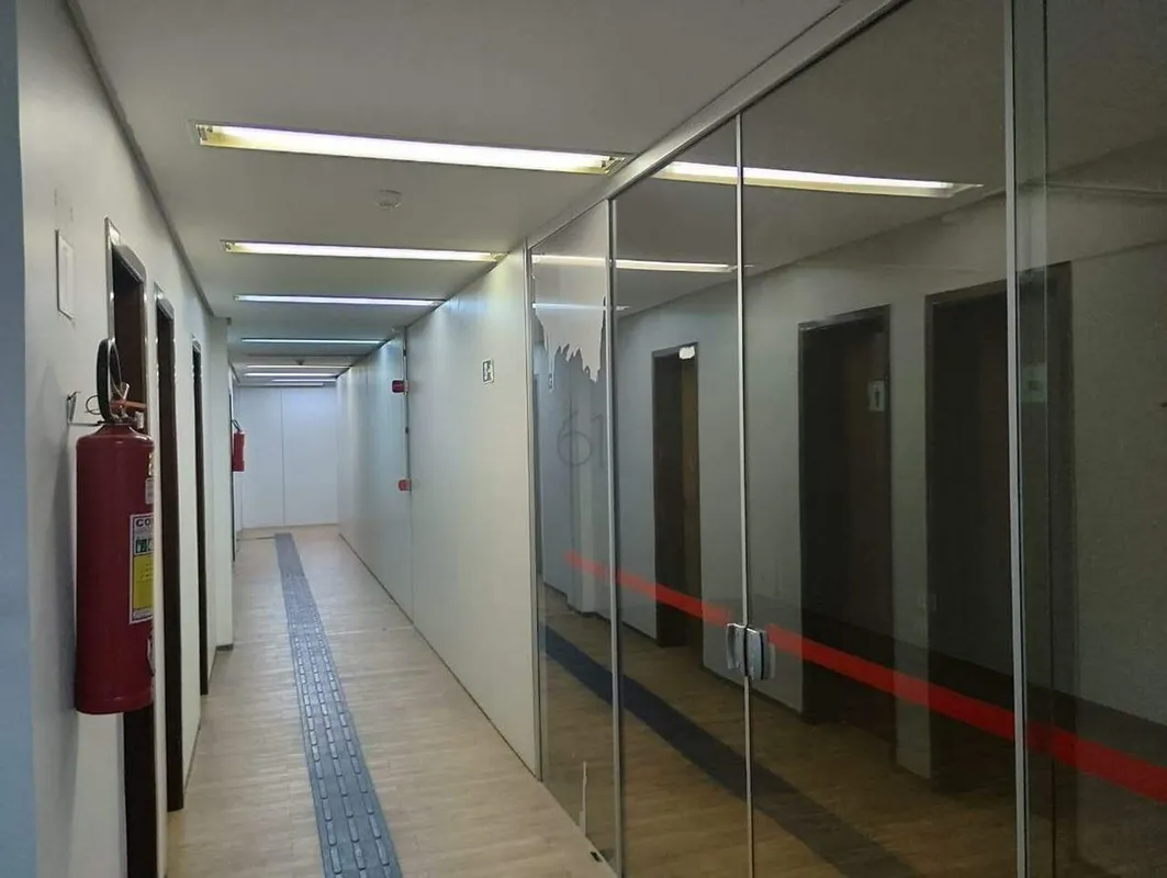 4º Andar Comercial em Prédio Moderno | Localização Estratégica na W3 NorteExcele...
