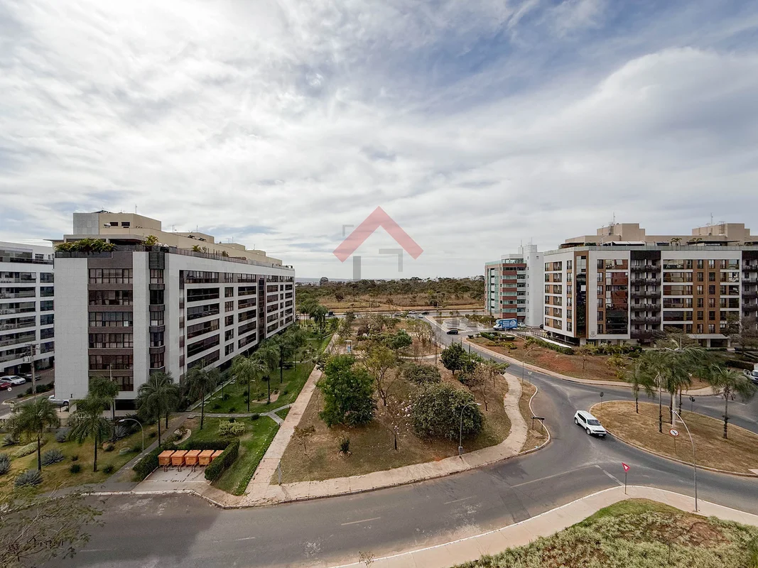 Localizada na SQNW 111, esta cobertura nascente oferece vista livre e permanente...