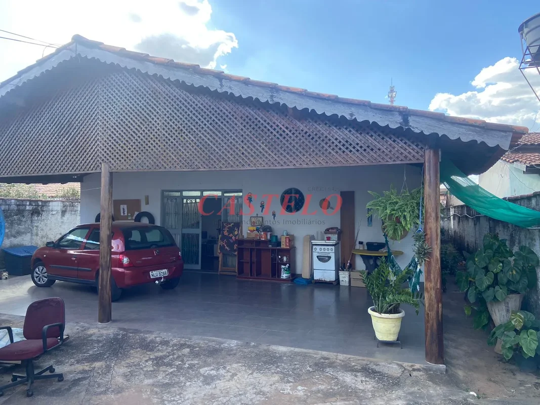 Área construída: 181,05m²Área terreno: 463m²2 vagas de garagem cobertasCasa cont...