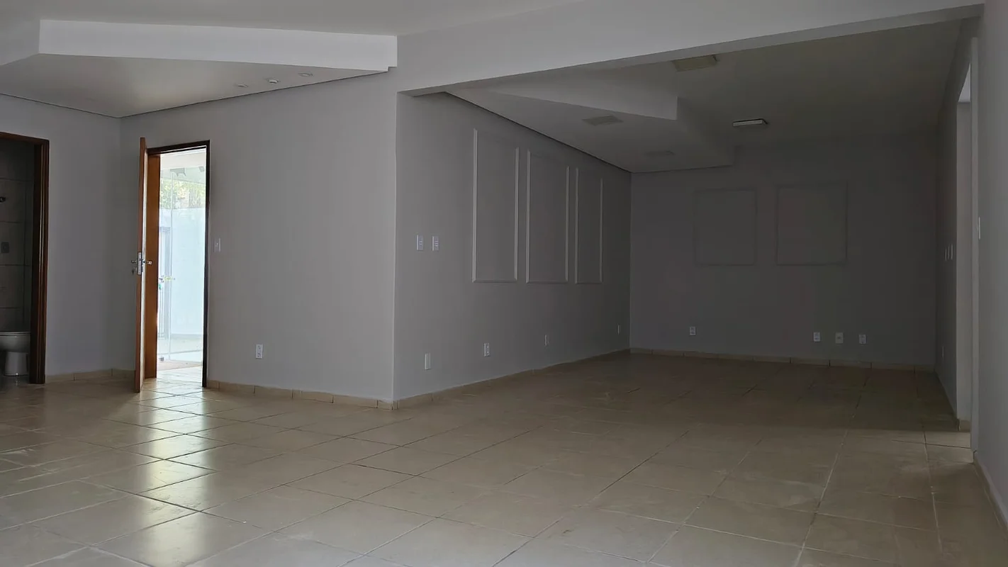 SOBRADO PARA ALUGUEL, CONFORTÁVEL, 4 QUARTOS – 2 SUÍTES, 233 M². SETOR BUENO, GO...