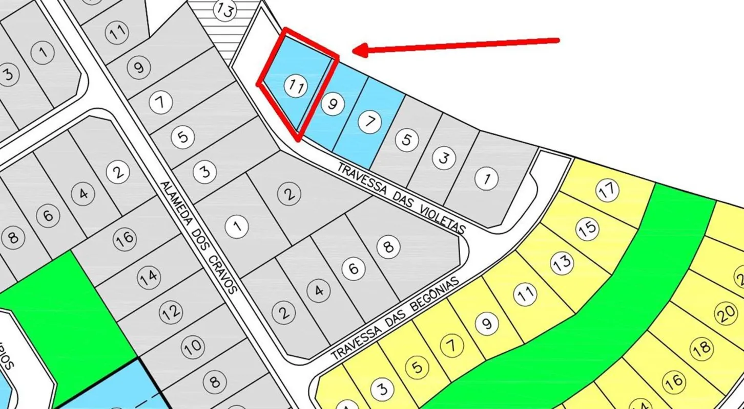 Lote diferenciado localizado na parte mais alta do condomínio, no final da rua, ...