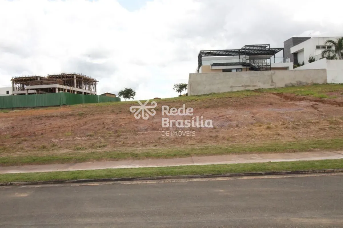 Alphaville Residencial 1 é a perfeita integração entre projeto paisagístico e re...