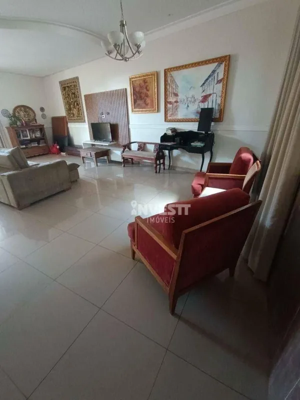 LOCALIZAÇÂO:Em localização privilegiada, próximo a shoppings. Rodeado à uma ampl...