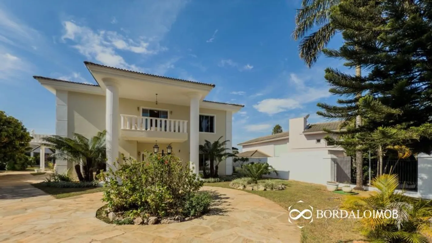 VILLA151889 - Última atualização: 17/06/26 23:31Residência Clássica com Piscina,...
