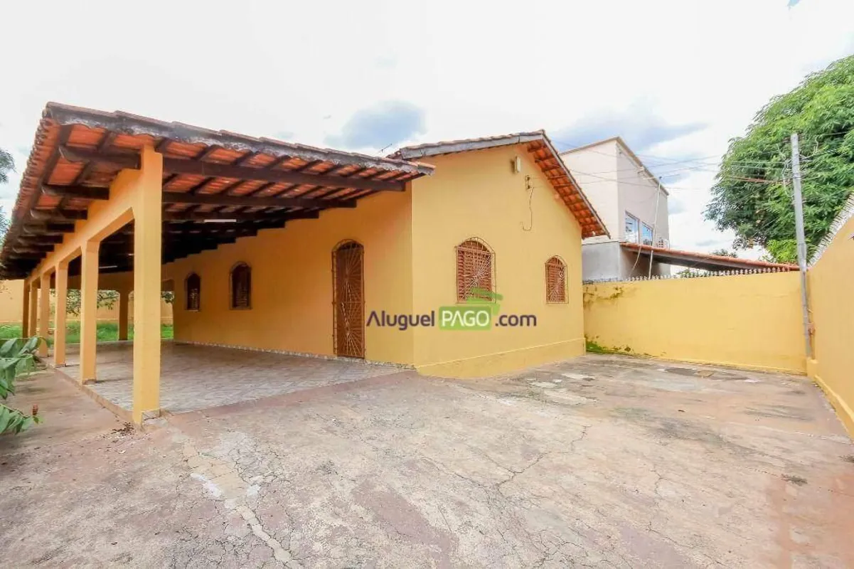 Casa ampla disponível para VENDA no Setor Faiçalville, com 180 m² de área constr...