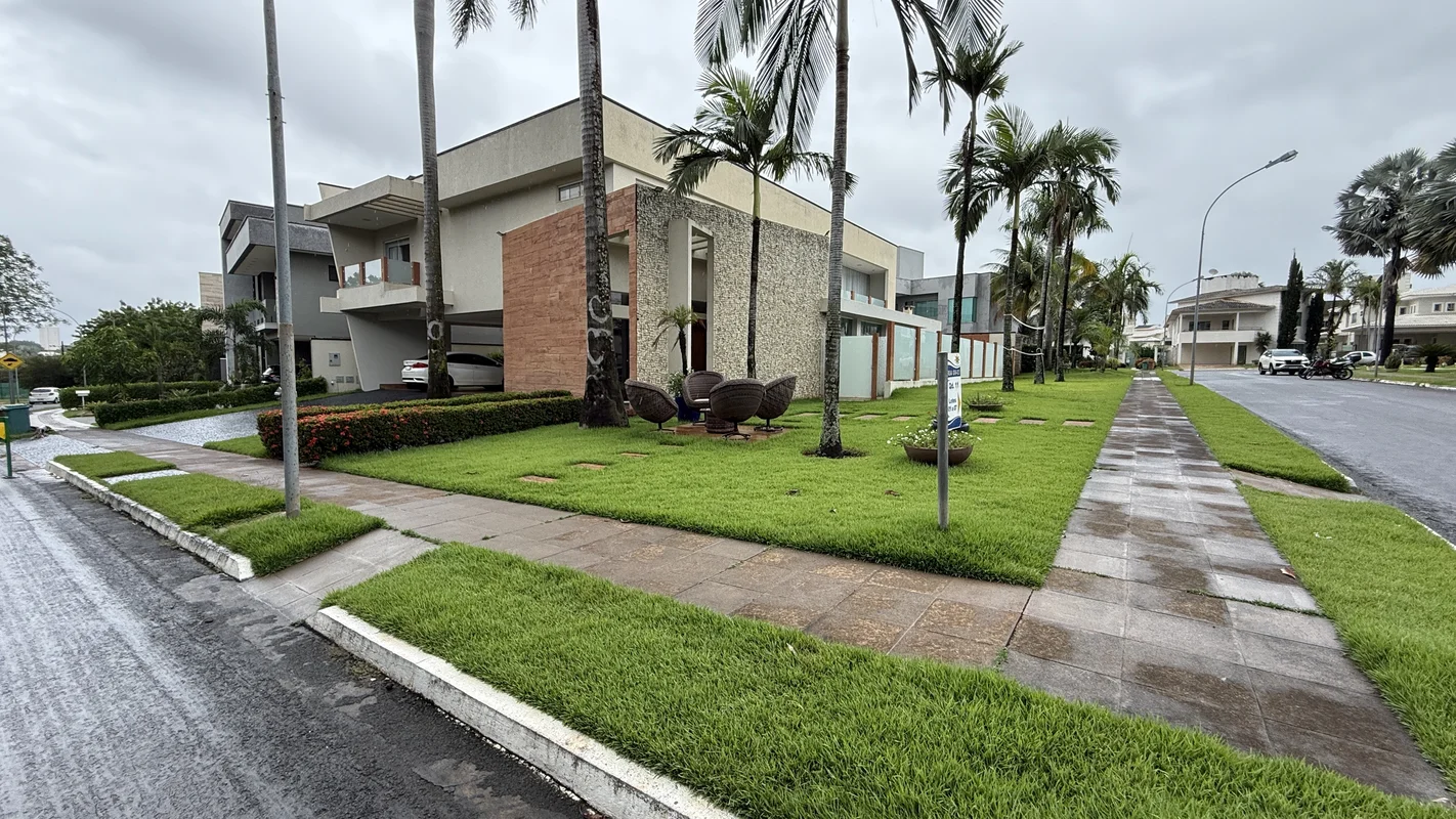 Sobrado condomínio granville Goiânia Goiás, São 5 suítes plenas, escritório, ter...