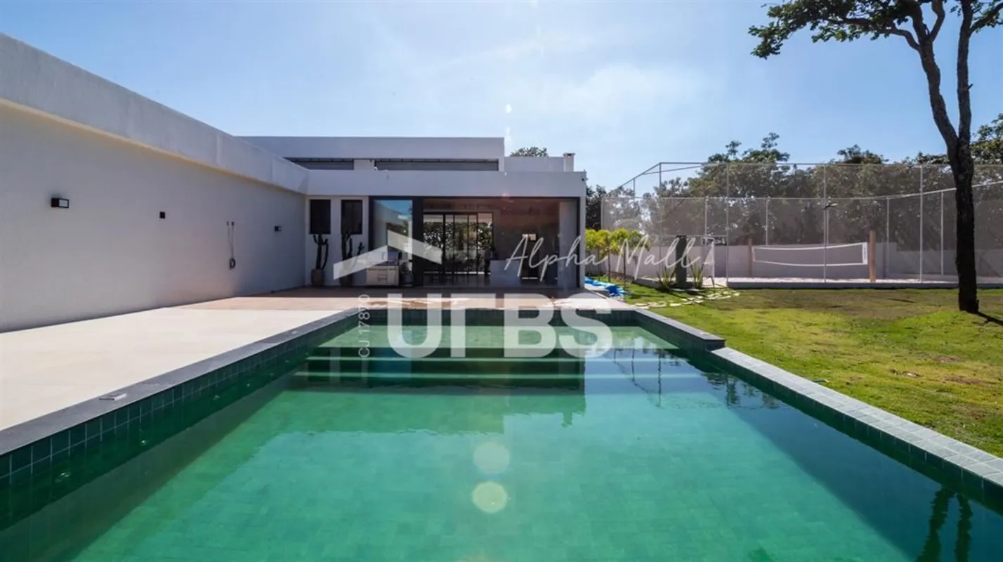 COD U-0025426 - Casa Térrea de Esquina no Villa VerdeBelíssima casa térrea com 2...