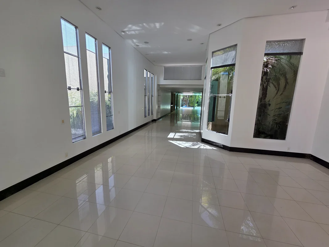 Excelente oportunidade no Lago Sul! Casa sobrado de alto padrão na SHIS EQI 21/2...