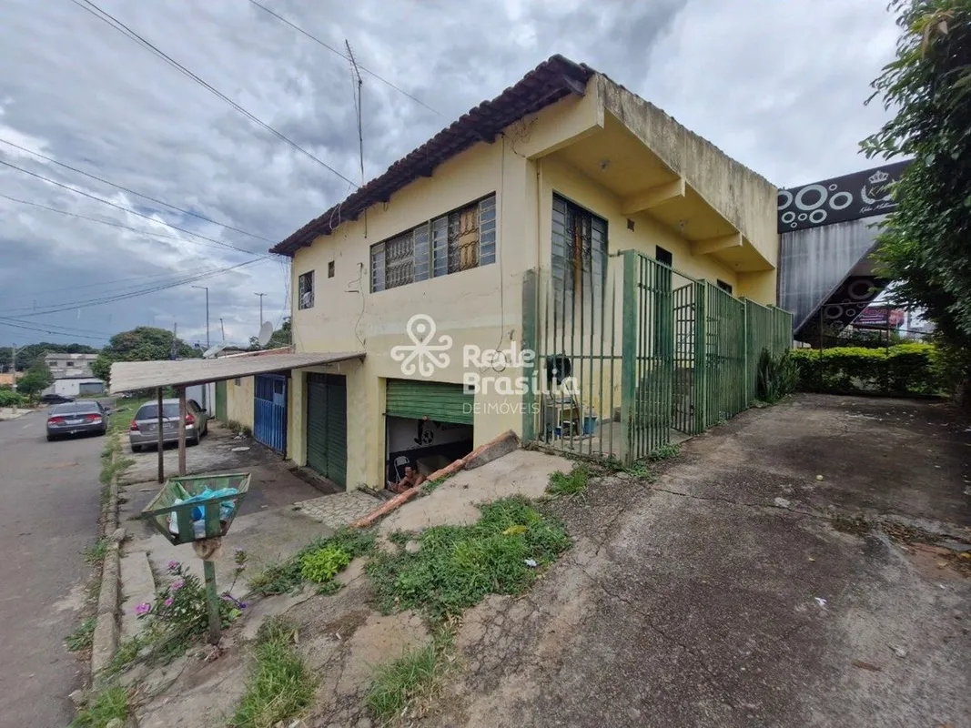 Residencial Oeste, São SebastiãoCasa para empreendimento, com alta rentabilidade...