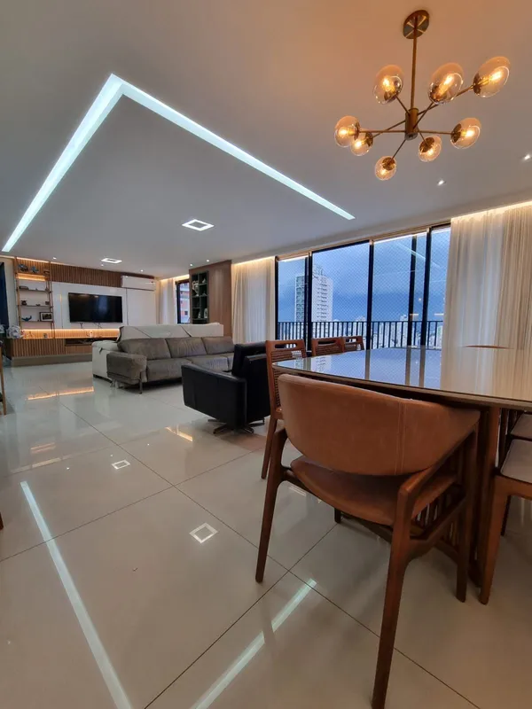 182m²3 Suítes repletas em Armários planejados, Suíte Master com ClosetAndar alto...