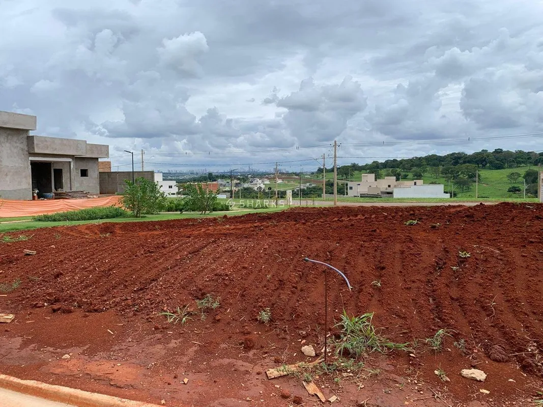 Apresento a você o Lote Jardins Parma, localizado na QD 03 LT 28, com uma área d...