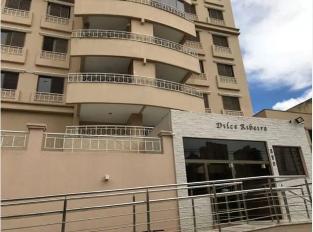 Apartamento com 3 quartos sendo uma suíte com armários.Sala de estar com dois am...
