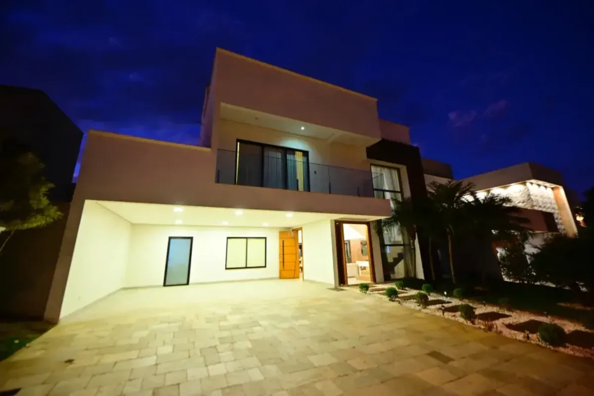 Sobrado oferece conforto, lazer e modernidade em um lote de 456m², com 330m² de ...