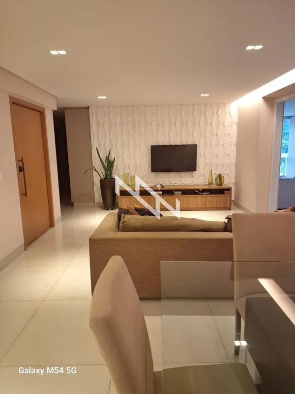 Apartamento à venda no Setor Bueno com 191 m² de área privativa, oferecendo ampl...