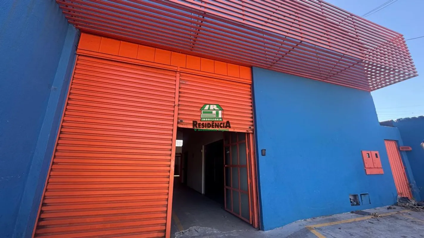 Galpão contendo:- Aproximadamente 200m²- 02 Salas- 02 banheiros- 01 Copa/Cozinha...