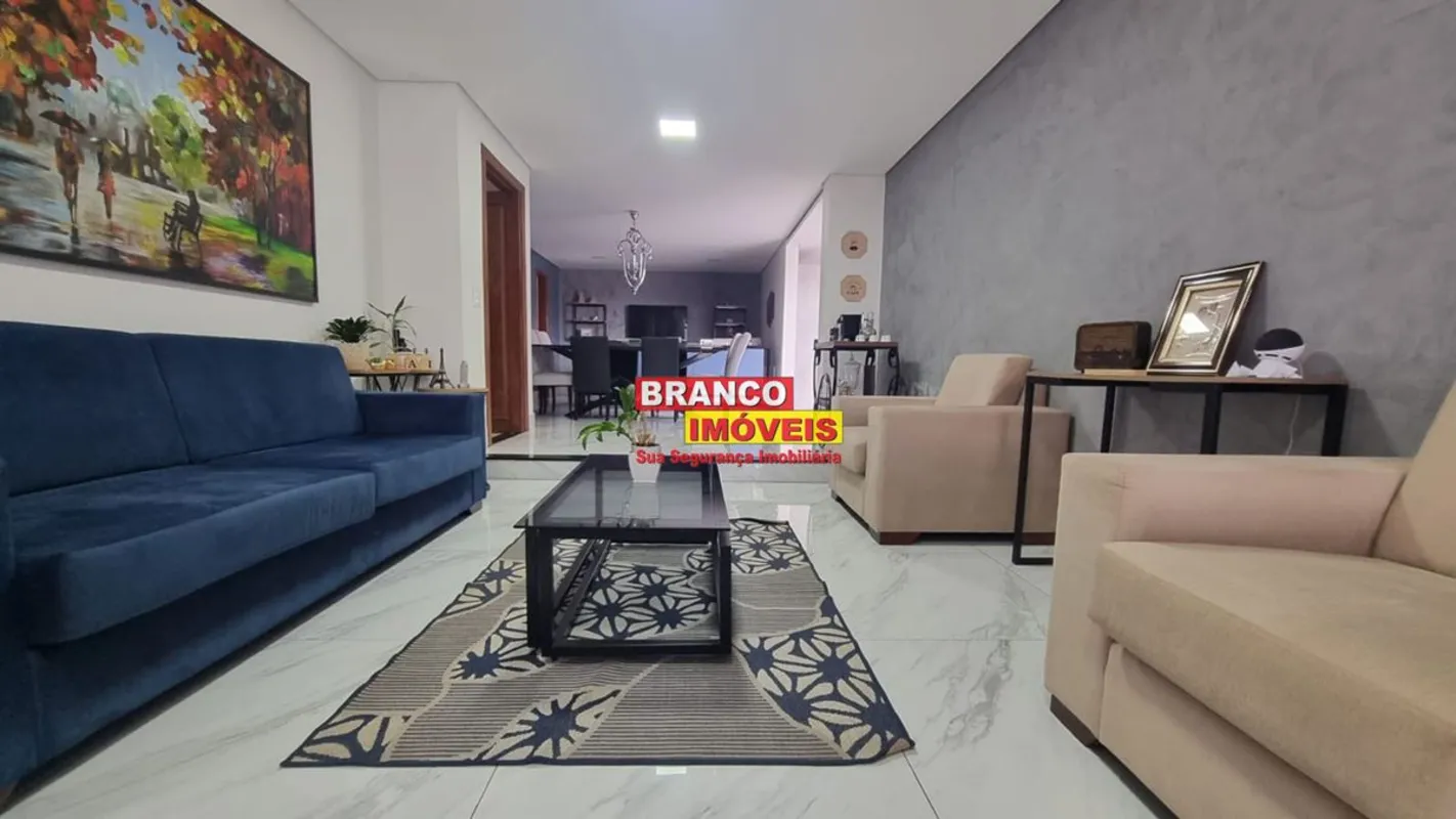 CASA EM CONDOMÍNIO FECHADO - RUA 08 EM VICENTE PIRES COM 400m².Características d...